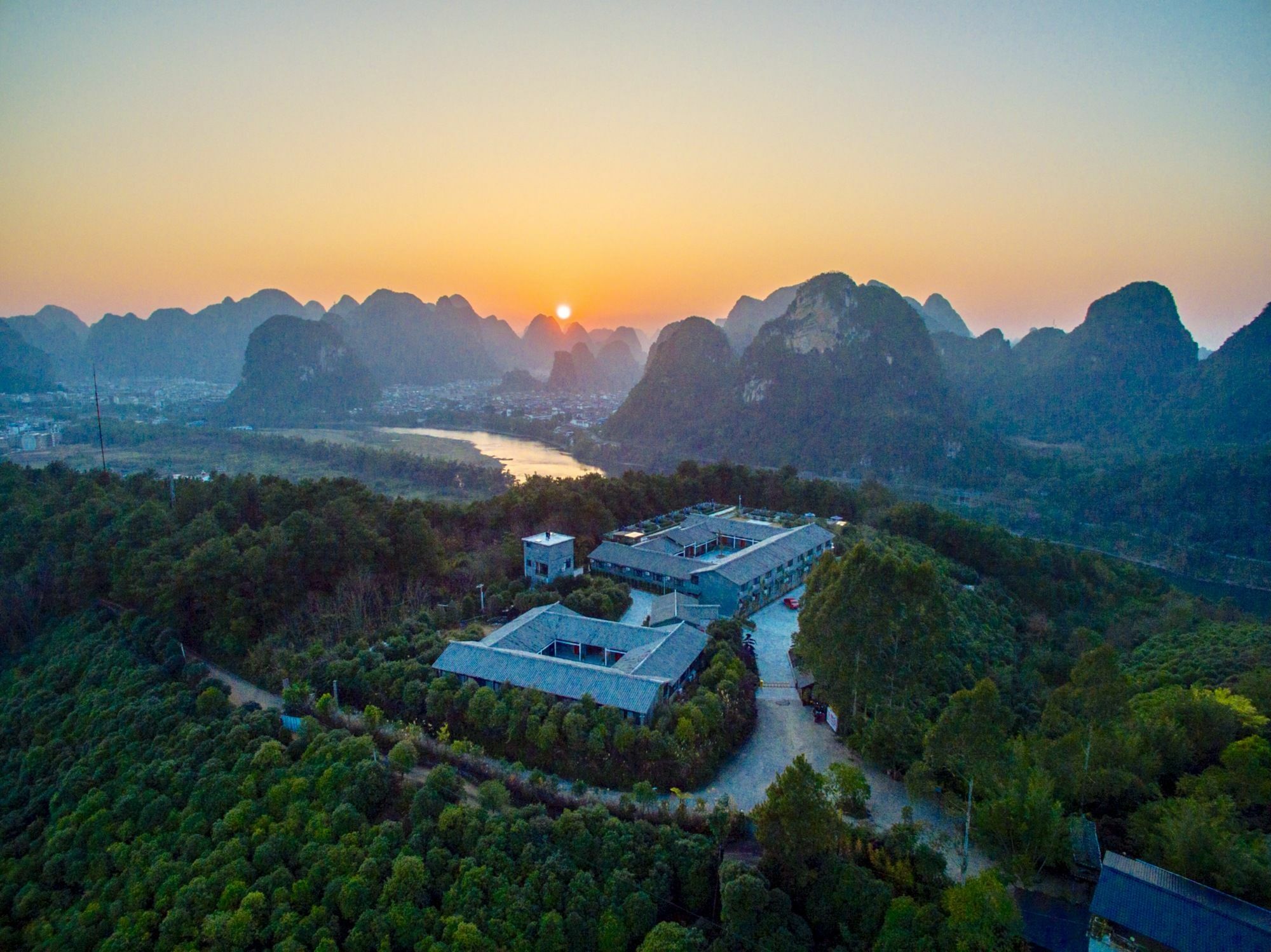 Yangshuo Mountain Top Retreat ภายนอก รูปภาพ